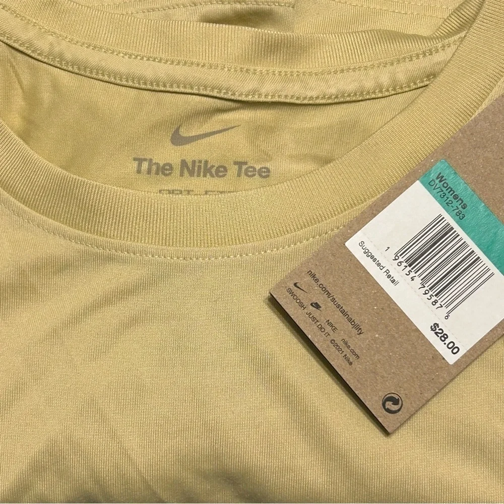 NIKE WMNS LEGEND SHORT SLEEVE TEE (STANDARD FIT) TEAM GOLD/COOL GREY NWT
